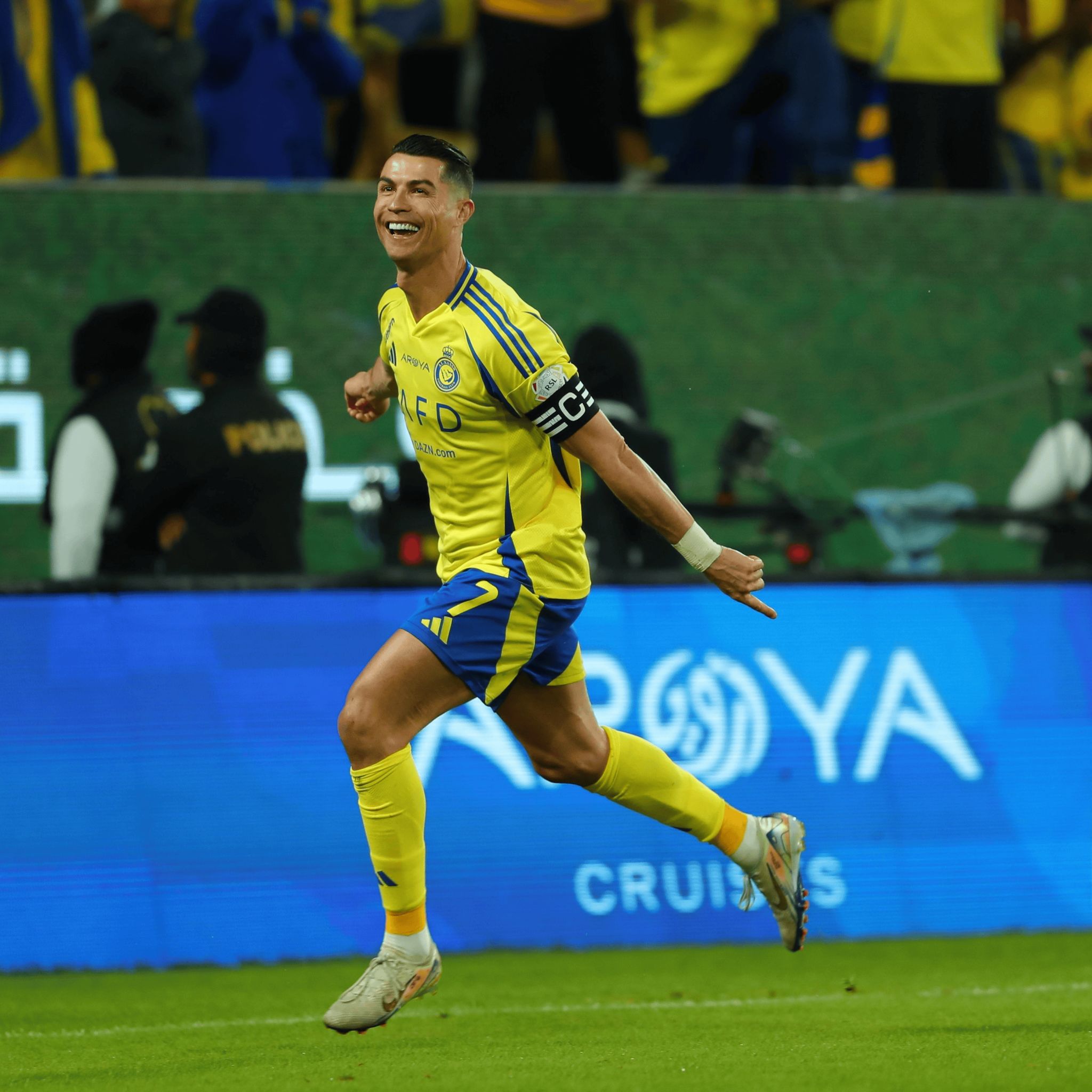 C罗连续五场比赛得分超过领先优势明显，中国队不断突破！赛场气氛高涨的简单介绍