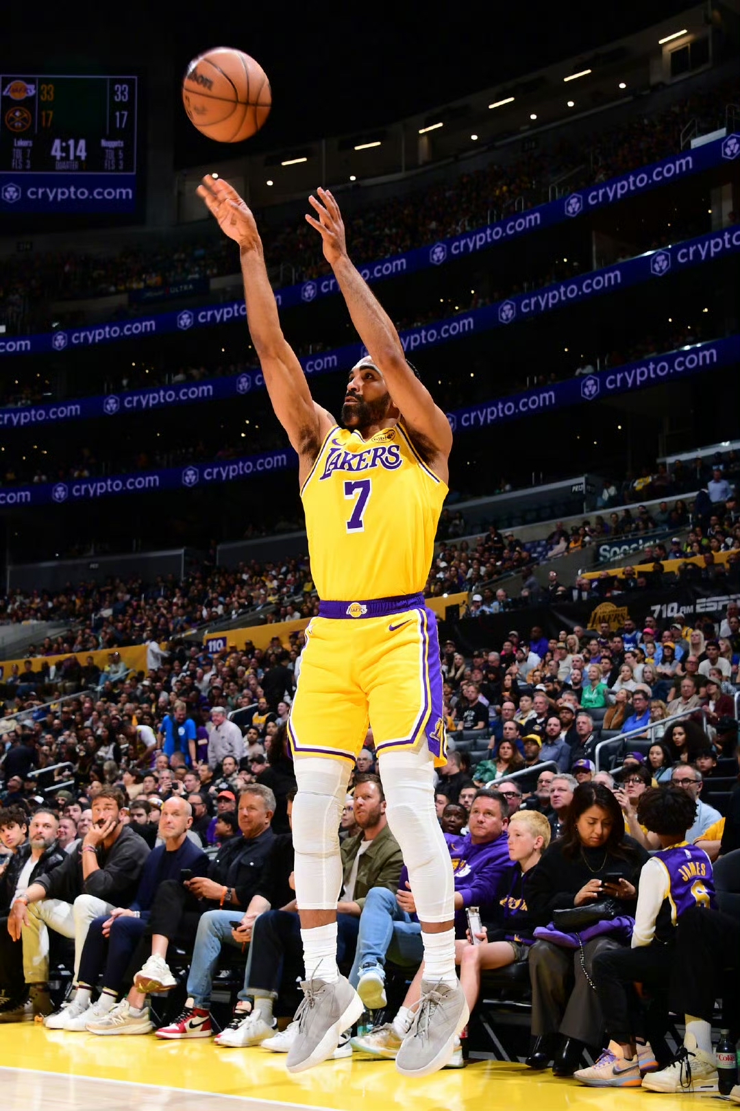 开云APP下载关于清晨中超焦点战，洛杉矶湖人单刀错失，压力陡增，高层口径保持一致的信息